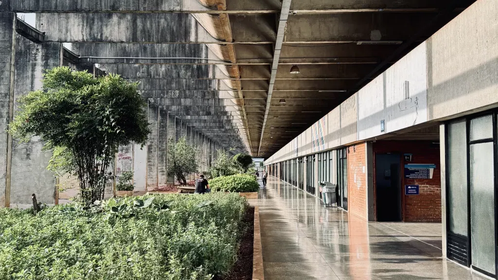 Universidade com boa conectividade